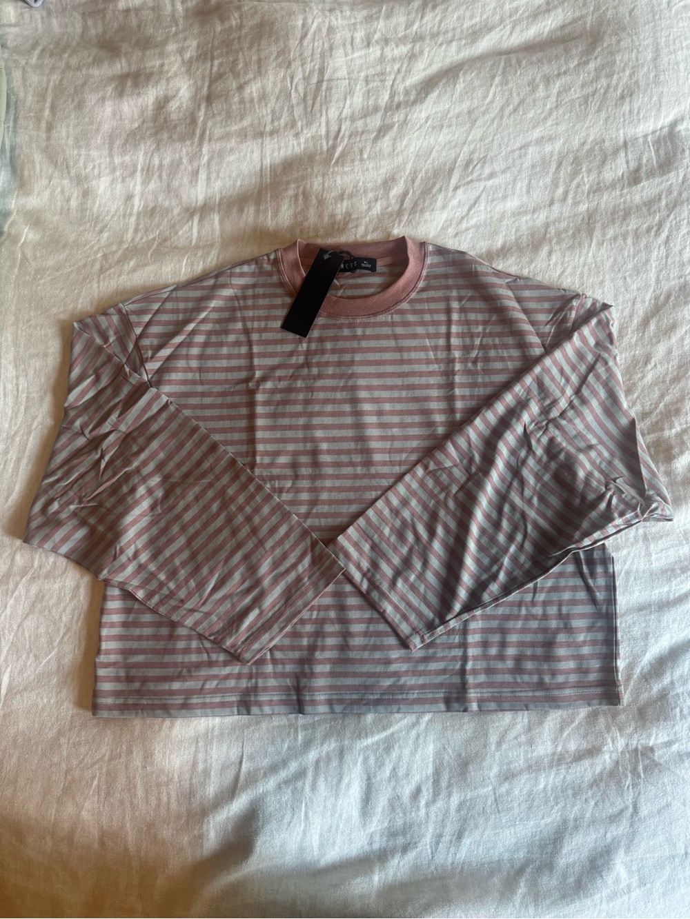 Lioness Bloom Long Sleeve NWT - Picture 3 of 3